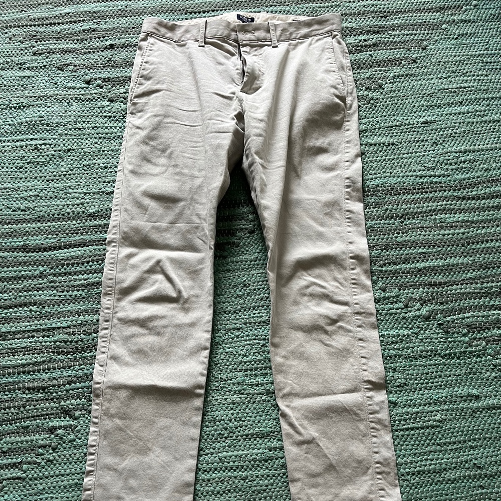Mens slim khaki j crew 30 X 32 chino pants